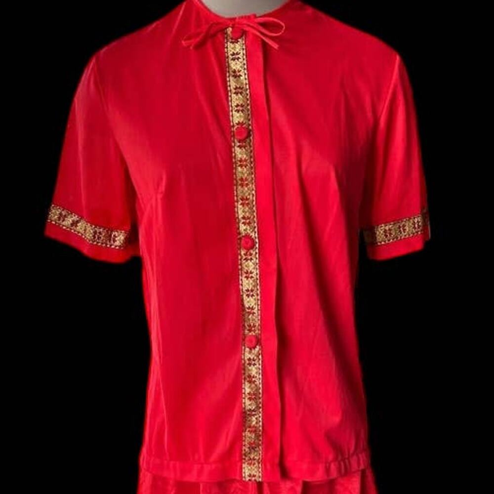EUC Vintage Red with Gold decoration Button Front Lounge Top Women's Size Small